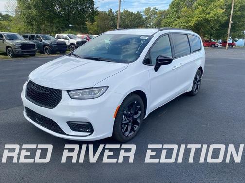 Bright White Clearcoat 2026 Chrysler Pacifica Select