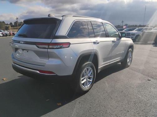 2025 Jeep Grand Cherokee Laredo X