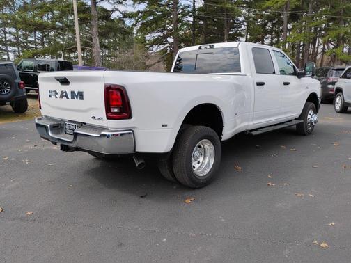 Bright White Clearcoat 2026 RAM 3500 Tradesman