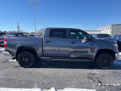 2018 Toyota Tundra SR5