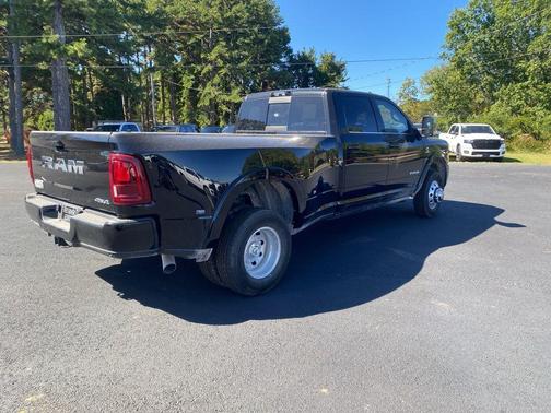 Diamond Black 2026 RAM 3500 Limited