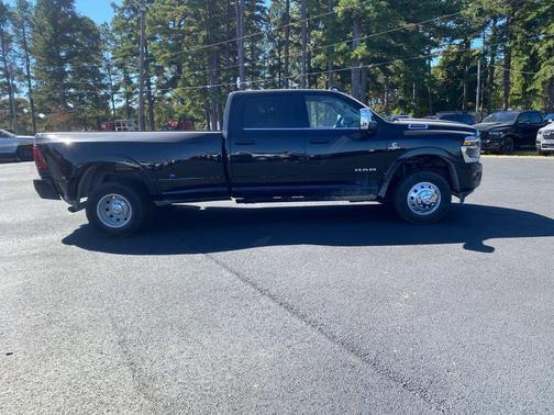 Diamond Black 2026 RAM 3500 Limited
