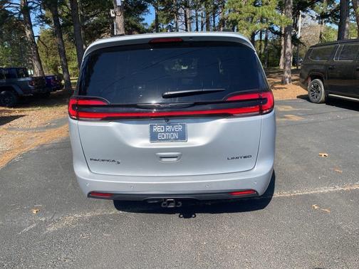 Silver Mist Clearcoat 2026 Chrysler Pacifica Limited