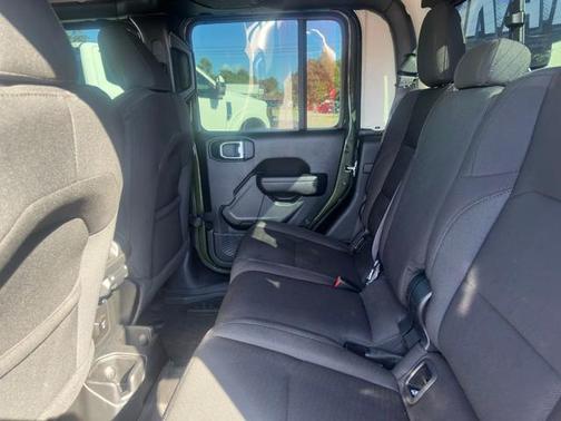 2023 Jeep Gladiator Sport