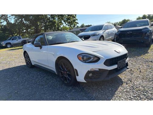 White 2018 FIAT 124 Spider Abarth