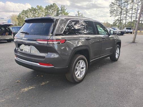 2025 Jeep Grand Cherokee Laredo X