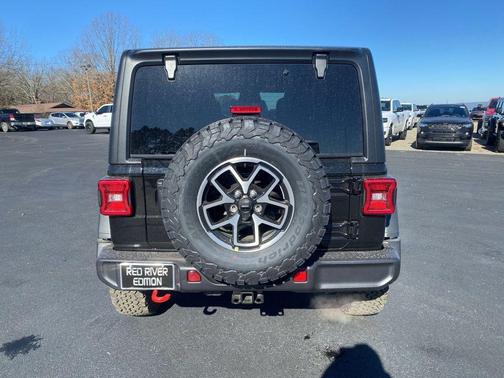Black Clearcoat 2026 Jeep Wrangler Rubicon