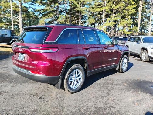 Velvet Red Pearlcoat 2026 Jeep Grand Cherokee Laredo