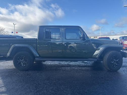 2023 Jeep Gladiator Sport