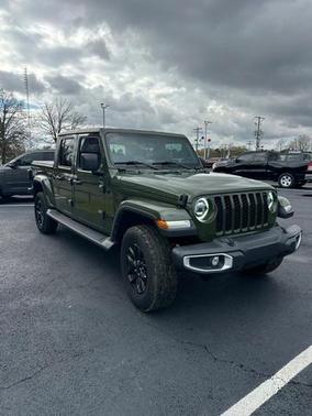 2023 Jeep Gladiator Sport