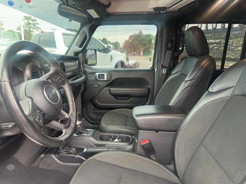 2023 Jeep Gladiator Sport