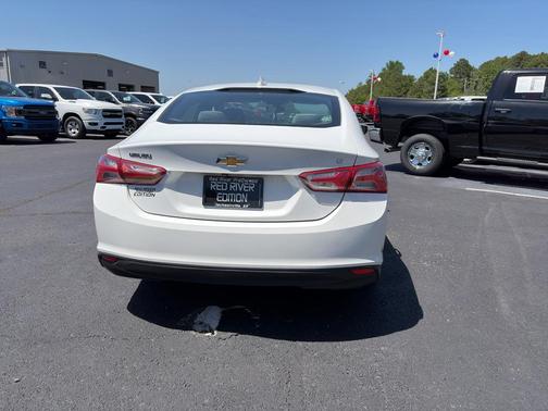 Summit White 2022 Chevrolet Malibu LT