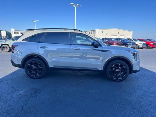 2025 Kia Sorento X-Line EX