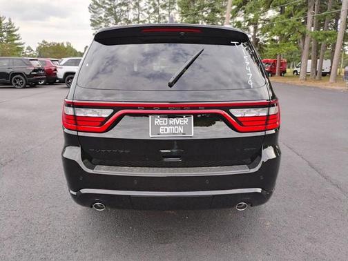 DB Black Crystal Clearcoat 2026 Dodge Durango GT