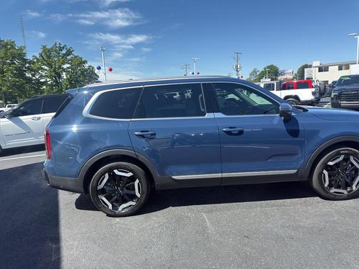 Midnight Black 2024 Kia Telluride S