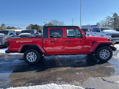 2023 Jeep Gladiator Sport
