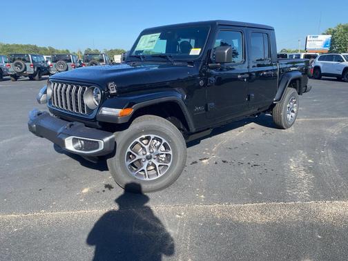 Black Clearcoat 2026 Jeep Gladiator Sport