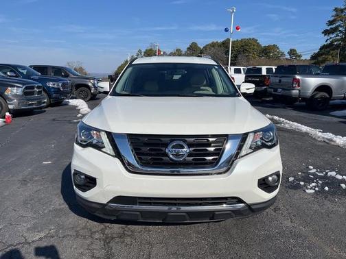 2019 Nissan Pathfinder SL