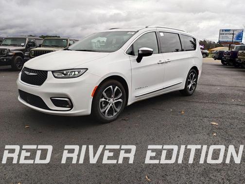 Bright White Clearcoat 2026 Chrysler Pacifica Pinnacle