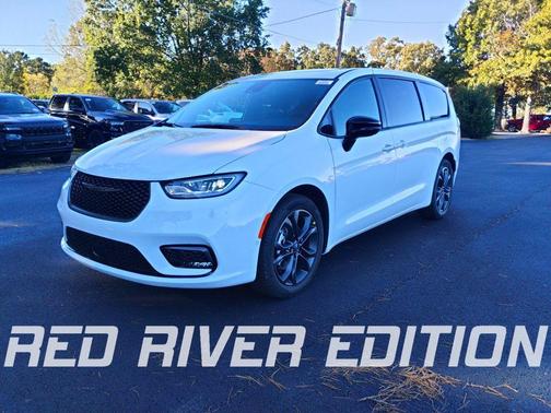 Bright White Clearcoat 2026 Chrysler Pacifica Select