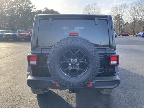 Black Clearcoat 2026 Jeep Wrangler Sport