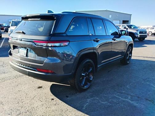 2024 Jeep Grand Cherokee Laredo