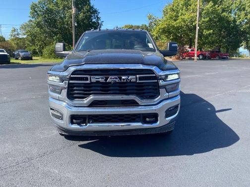 Diamond Black 2026 RAM 2500 Tradesman