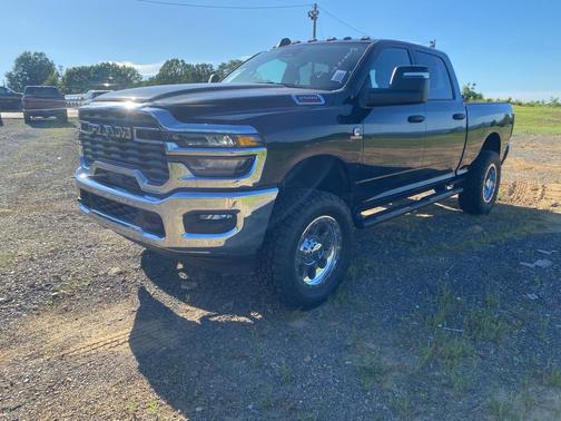 Diamond Black 2026 RAM 2500 Tradesman