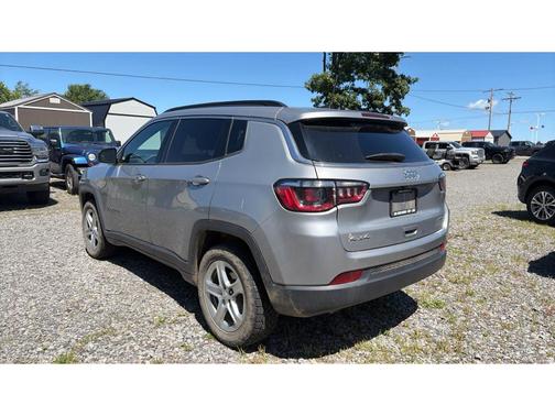 Silver Zynith 2024 Jeep Compass Latitude