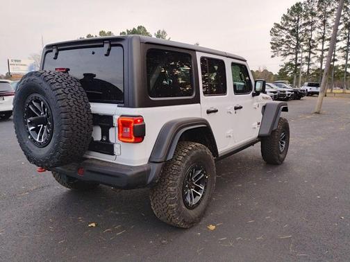 Bright White Clearcoat 2026 Jeep Wrangler Rubicon