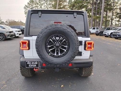 Bright White Clearcoat 2026 Jeep Wrangler Rubicon