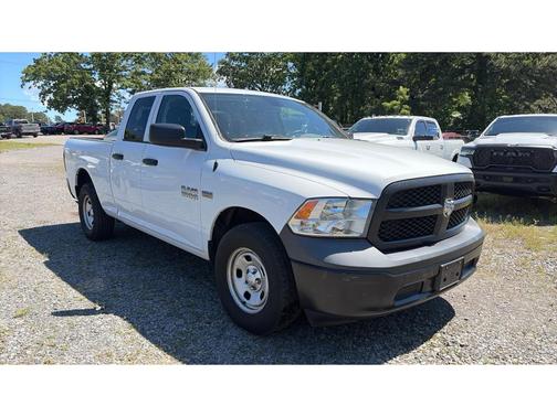 Bright White Clearcoat 2018 RAM 1500 ST