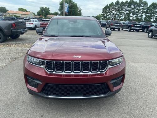2025 Jeep Grand Cherokee Laredo