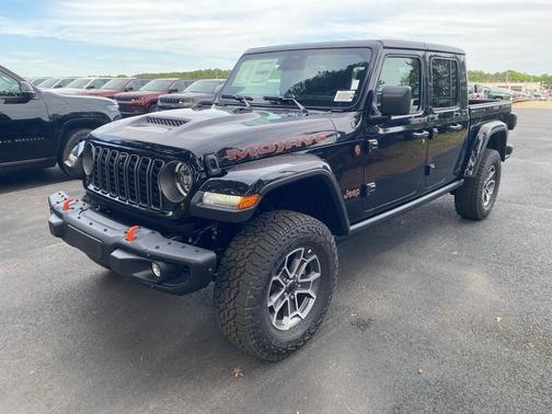 Black Clearcoat 2026 Jeep Gladiator Mojave