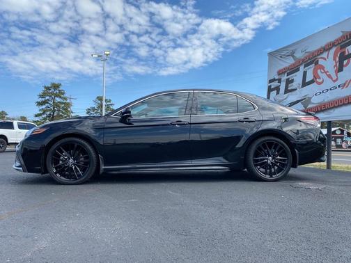 Photo 3 of 31 of 2021 Toyota Camry XSE