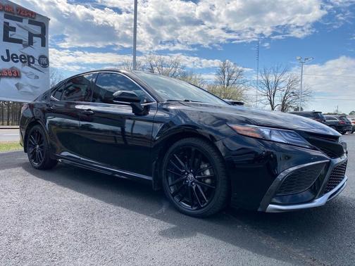 Photo 5 of 31 of 2021 Toyota Camry XSE
