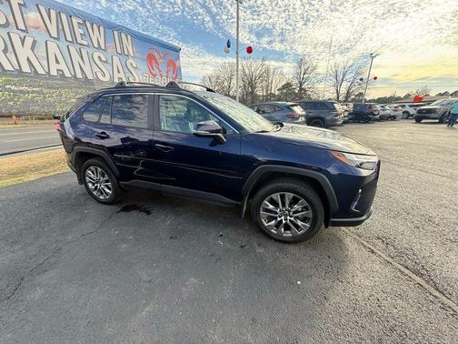 2023 Toyota RAV4 XLE Premium