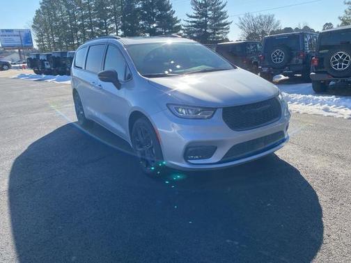 Silver Mist Clearcoat 2026 Chrysler Pacifica Limited