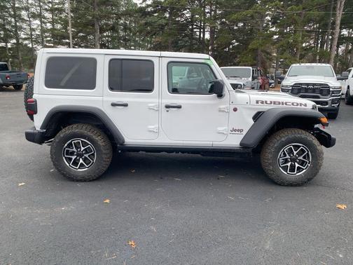 Bright White Clearcoat 2026 Jeep Wrangler Rubicon
