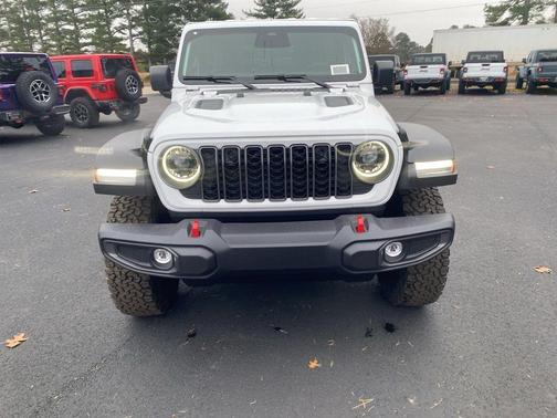 Bright White Clearcoat 2026 Jeep Wrangler Rubicon