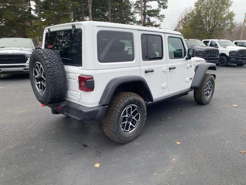 Bright White Clearcoat 2026 Jeep Wrangler Rubicon