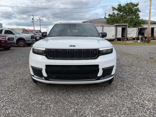 Bright White Clearcoat 2024 Jeep Grand Cherokee L Summit