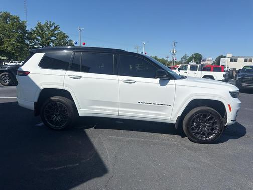 Bright White Clearcoat 2024 Jeep Grand Cherokee L Summit
