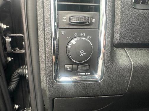 2019 RAM 1500 Classic Laramie