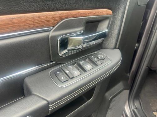 2019 RAM 1500 Classic Laramie