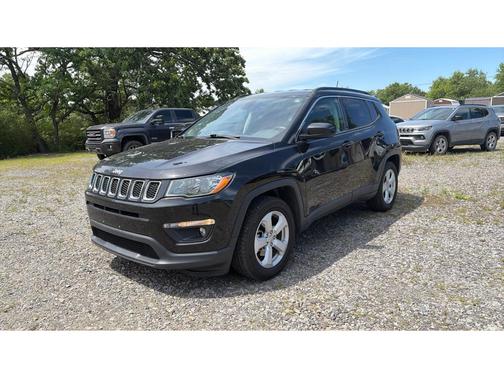 Diamond Black 2018 Jeep Compass Latitude