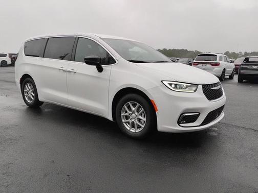 Bright White Clearcoat 2026 Chrysler Pacifica Select
