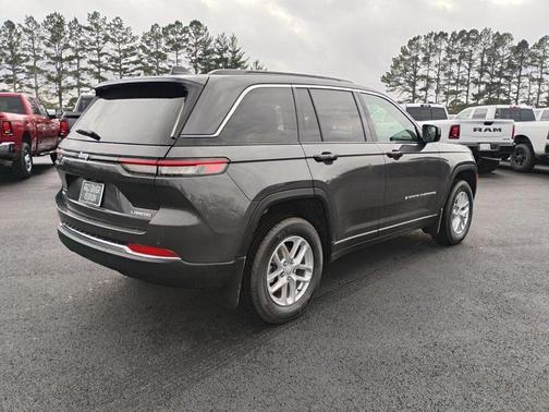 Metallic 2026 Jeep Grand Cherokee Laredo X