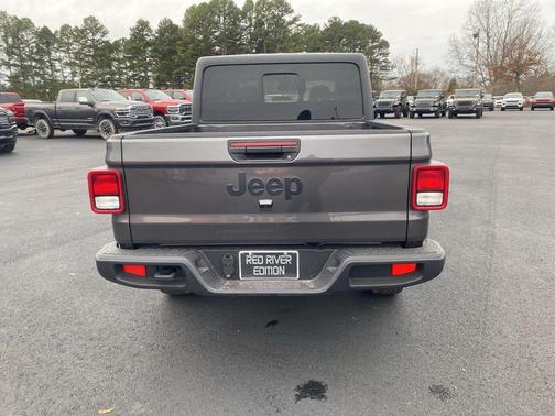 Granite Crystal Clearcoat Metallic 2026 Jeep Gladiator Sport