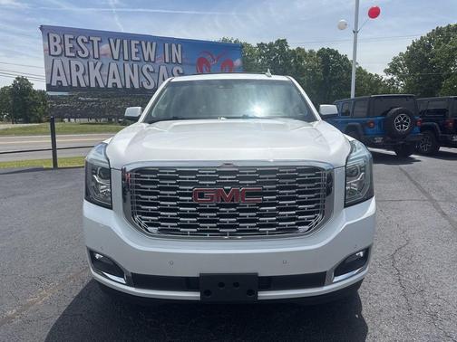 White Frost Tri-Coat 2019 GMC Yukon XL Denali